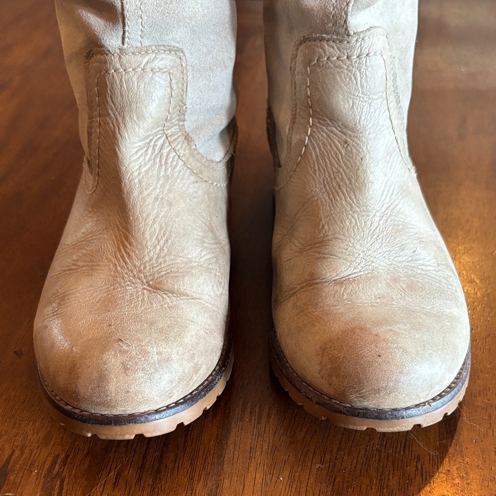 Timberland Women's cream/bone color slouchy Leather Boots - Picture 2 of 9